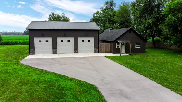 674 W 1000 S, Hebron, IN 46341