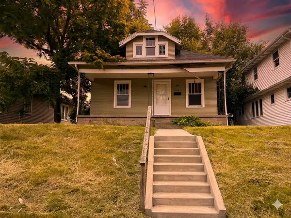 414 E Fairview Avenue, South Bend, IN 46614