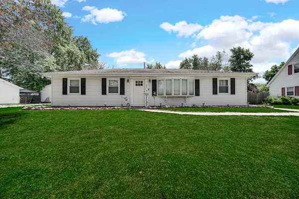 382 Stonehill Drive, Valparaiso, IN 46385