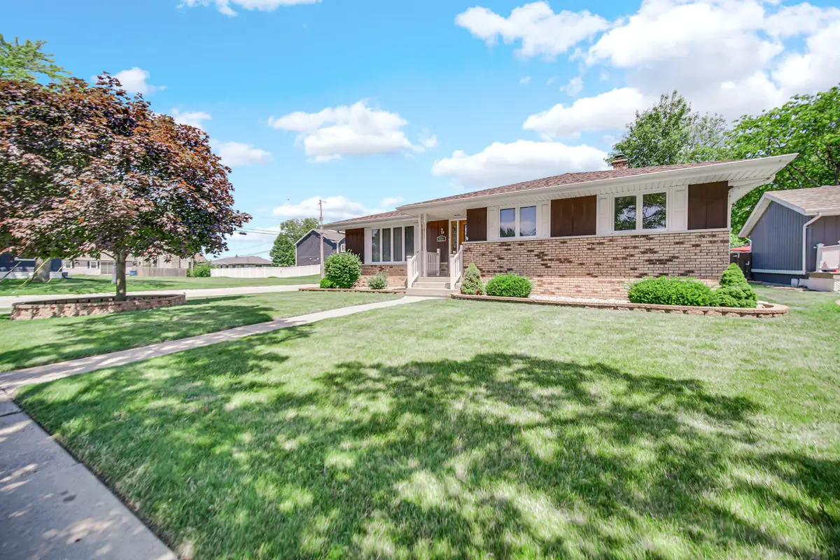 9301 Southmoor Avenue, Highland, IN 46322 - #1