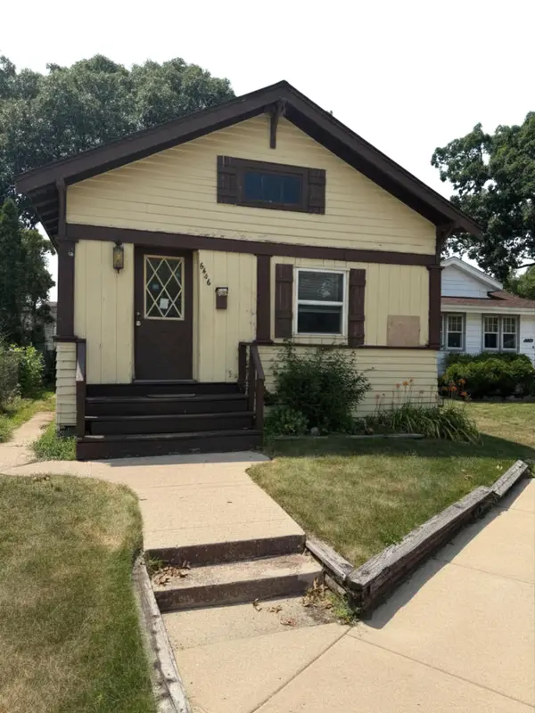 6446 Crescent Place, Hammond, IN 46324