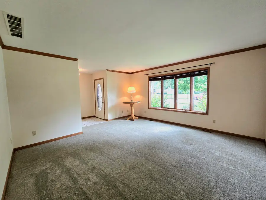 1629 Almond Street Sw, Demotte, IN 46310 - #3