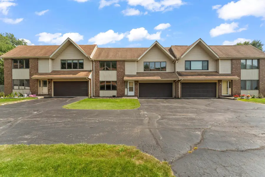 2111 Dorchester Lane #B, Schererville, IN 46375 - #2
