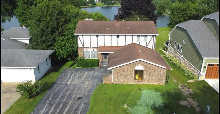 1076 Shoreline Road, Crown Point, IN 46307 - #2