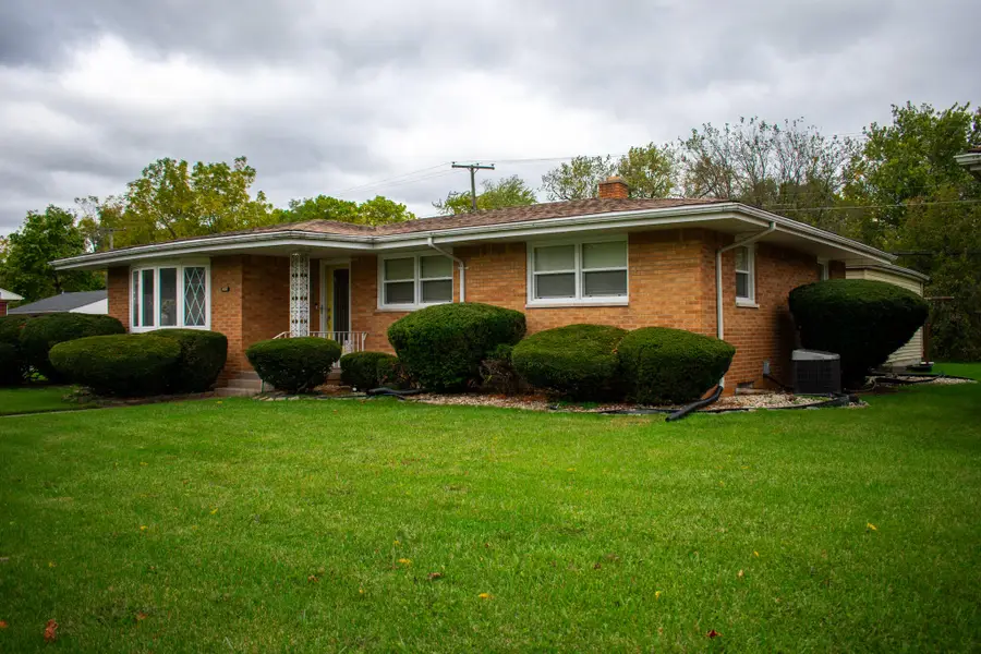 400 E 52nd Avenue, Merrillville, IN 46410 - #2