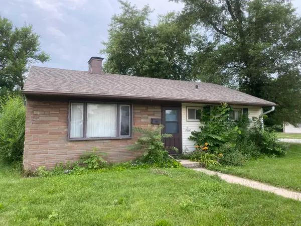 8200 Rosewood Court, Highland, IN 46322