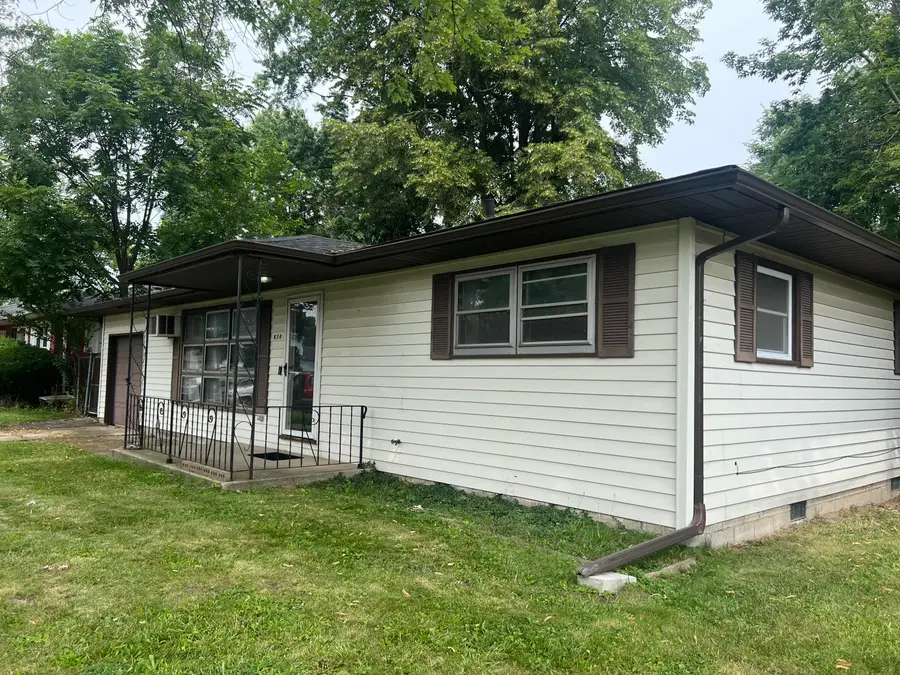 830 W 39th Avenue, Hobart, IN 46342 - #3