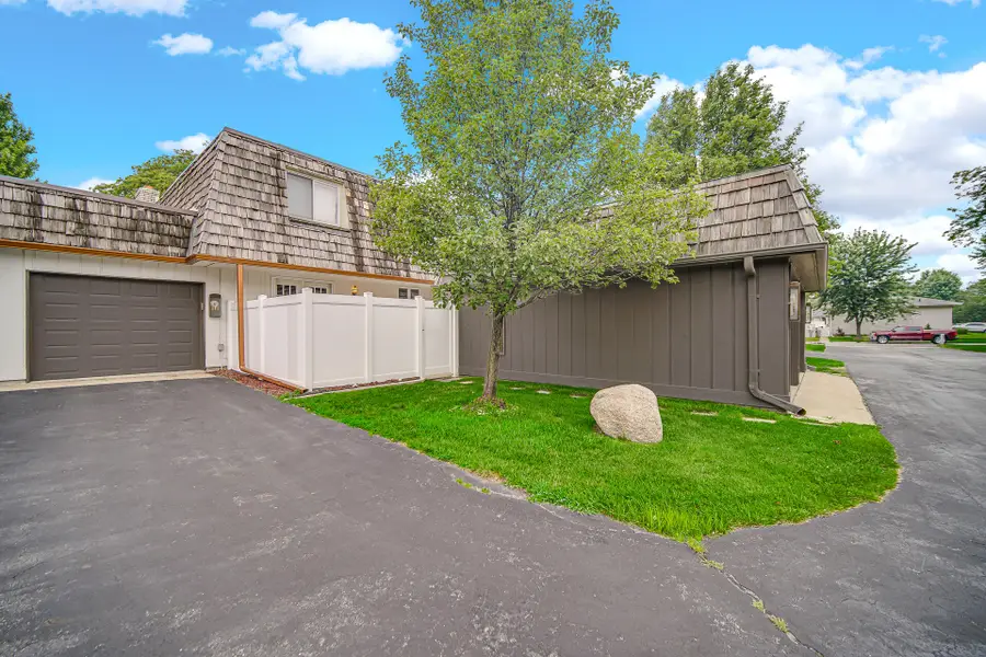 1330 Camellia Drive, Munster, IN 46321 - #3