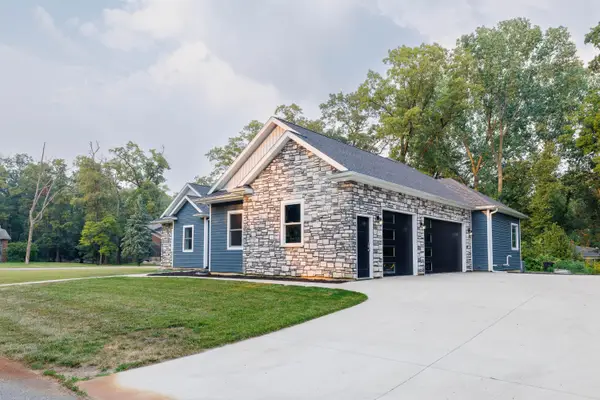 5811 W Fairway Drive, Rensselaer, IN 47978
