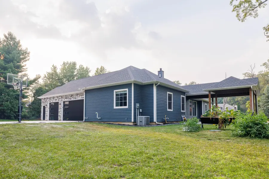 5811 W Fairway Drive, Rensselaer, IN 47978 - #2