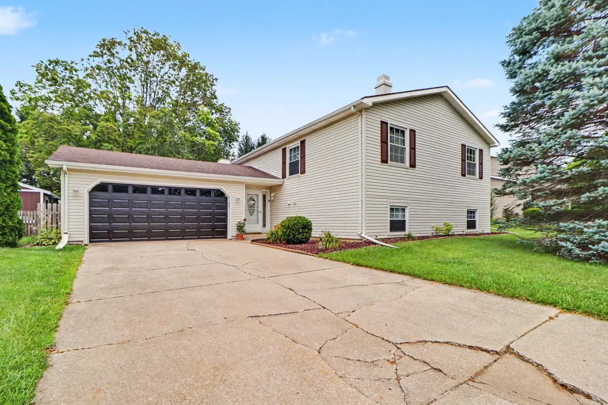 3707 Oak Grove Drive, Valparaiso, IN 46383 - #1