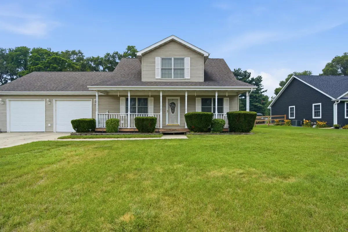 206 Ironwood Street Sw, Demotte, IN 46310 - #1