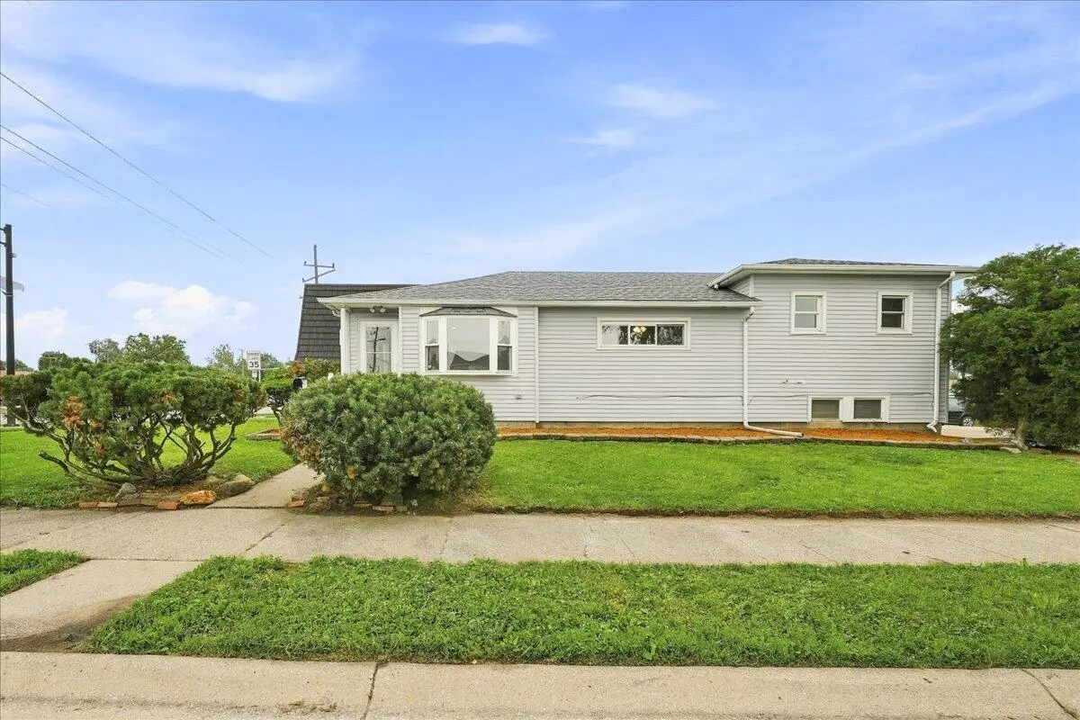 8228 Kennedy Avenue, Highland, IN 46322 - #1