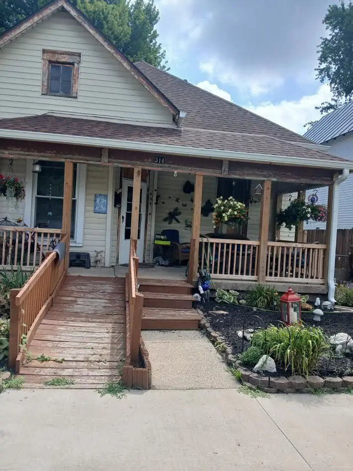 314 N Monroe Street, Muncie, IN 47305 - #1