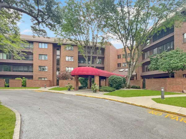 910 Ridge Road #208, Munster, IN 46321