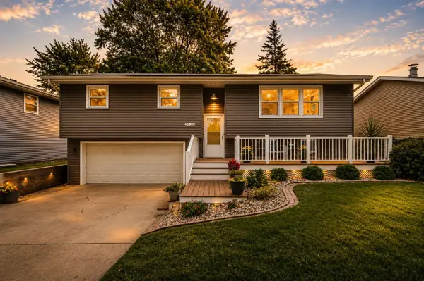 9539 Hawthorne Drive, Munster, IN 46321