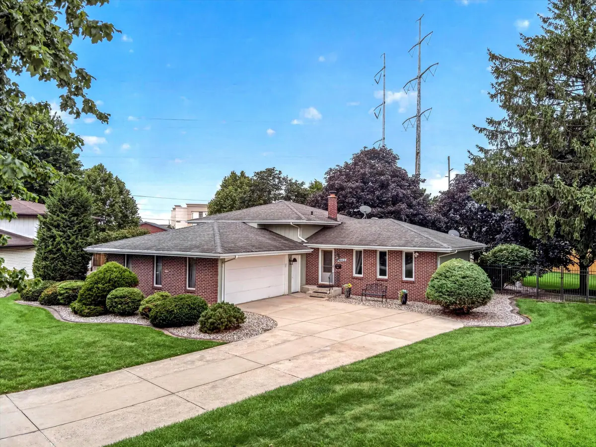 8832 Jefferson Court, Munster, IN 46321 - #1