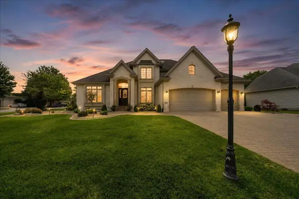 1834 Somerset Drive, Munster, IN 46321