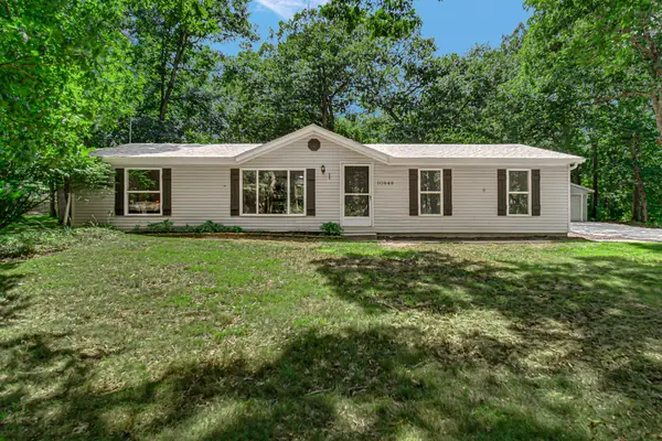 10848 Edgewood Drive, DeMotte, IN 46310