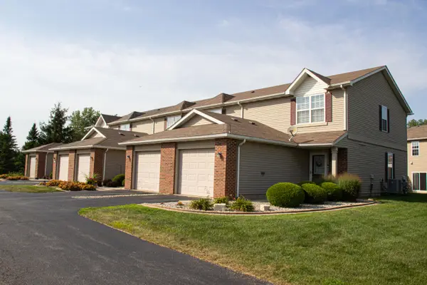 879 Flagstone Drive, Dyer, IN 46311
