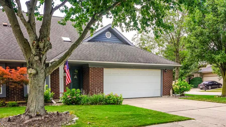 8602 Farmington Street, Saint John, IN 46373 - #2
