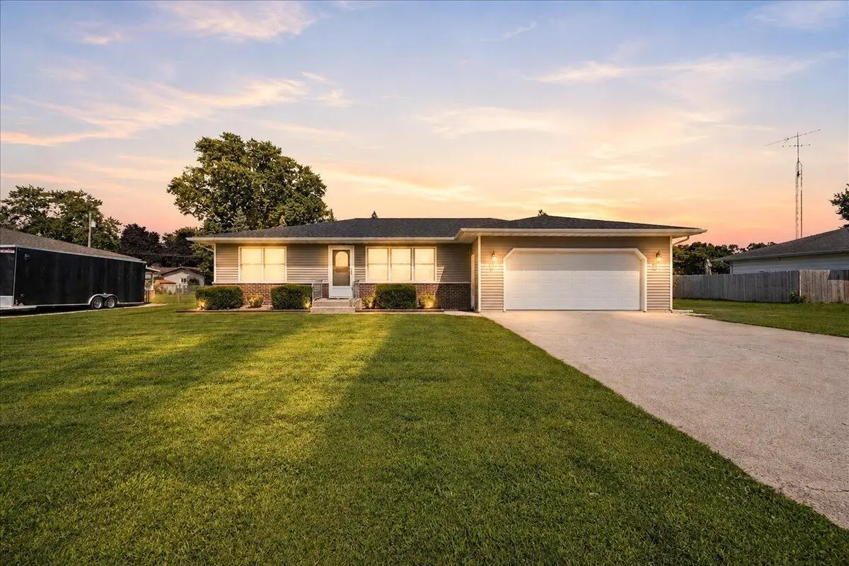 529 Birch Street Sw, Demotte, IN 46310 - #1