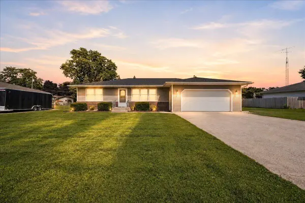 529 Birch Street Sw, DeMotte, IN 46310