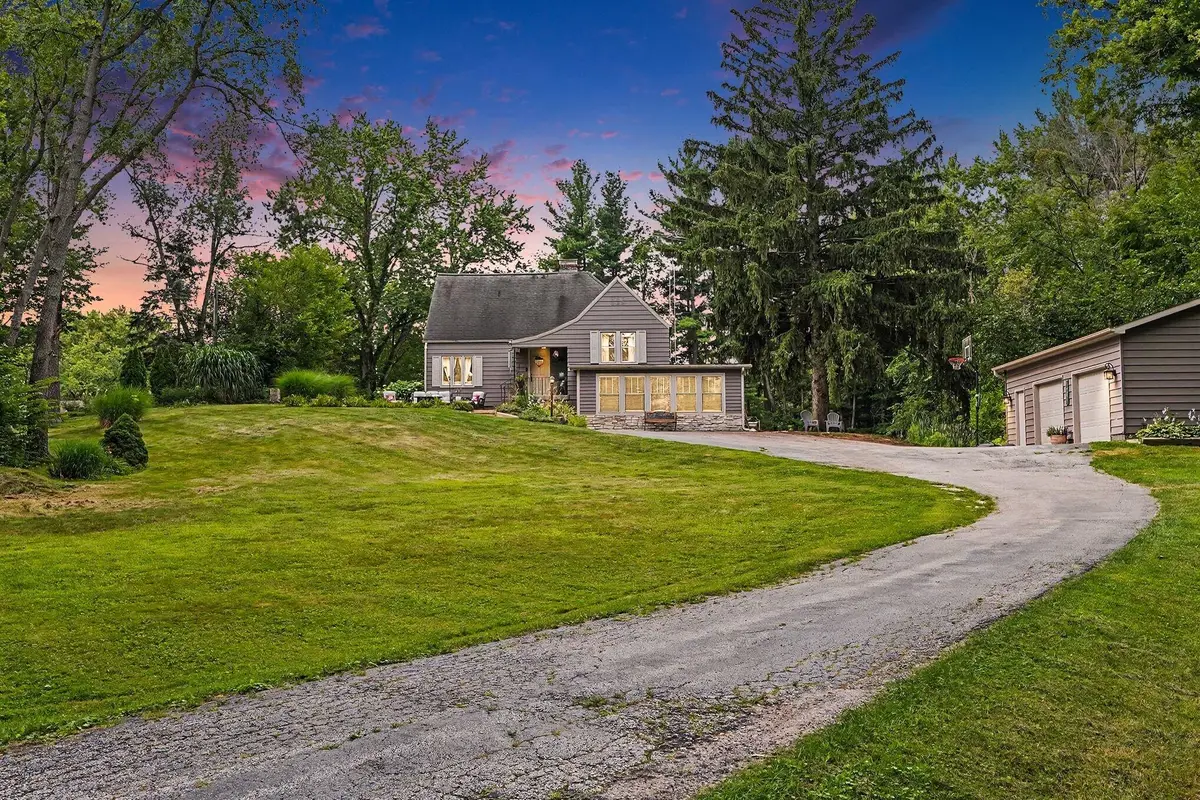 228 W Joliet Road, Valparaiso, IN 46385 - #1