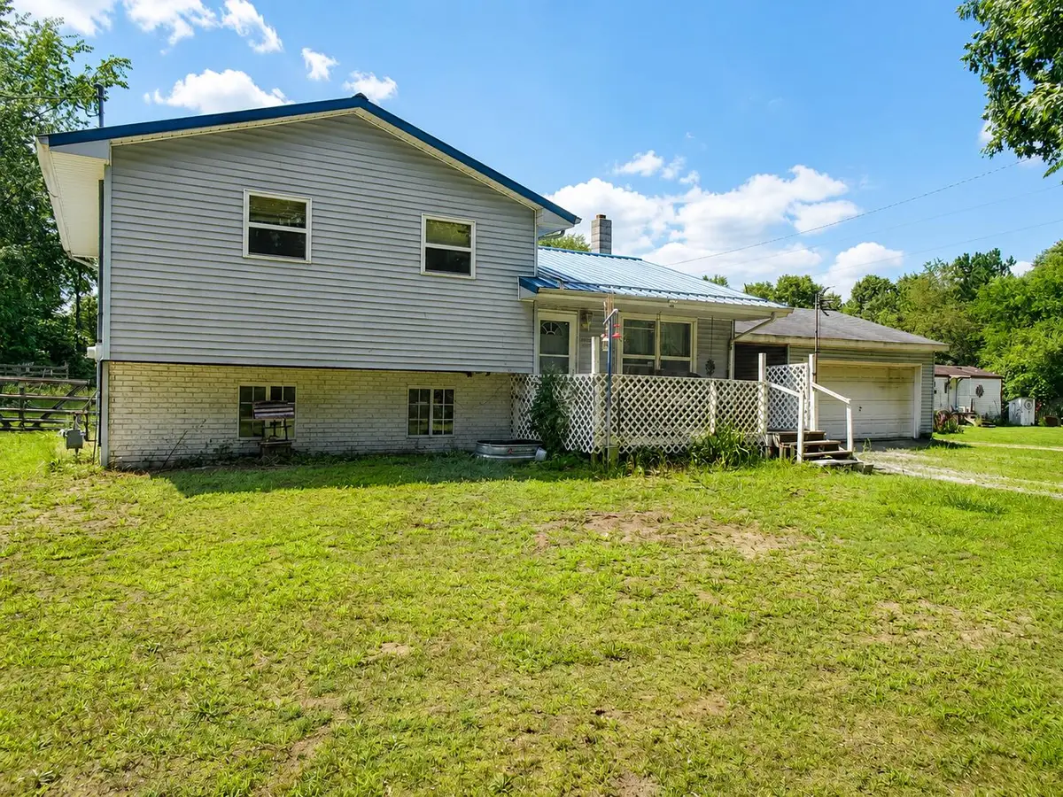 855 N 1025 E, Knox, IN 46534 - #1