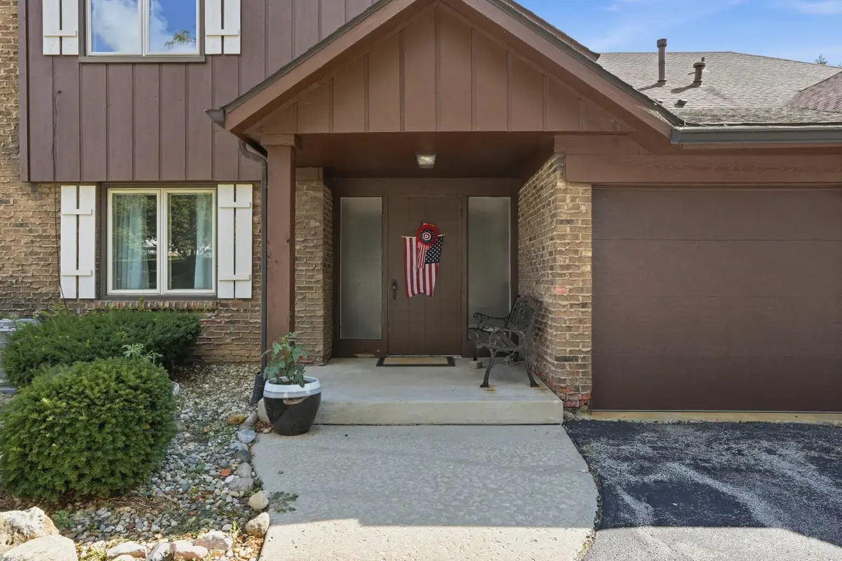 2529 E Lakeshore Drive, Crown Point, IN 46307 - #1