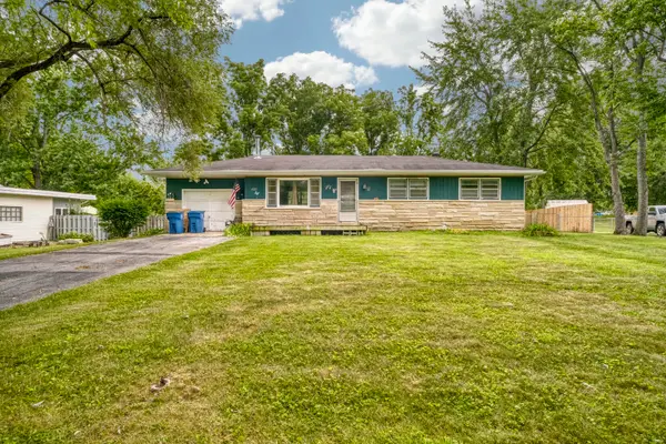425 E Hilltop Court, Lowell, IN 46356
