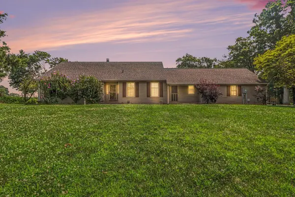 11 Sager Road, Valparaiso, IN 46383