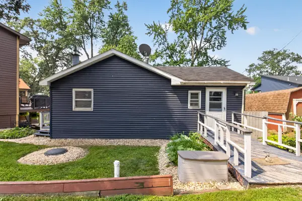 409 Lakeview Court, Lowell, IN 46356