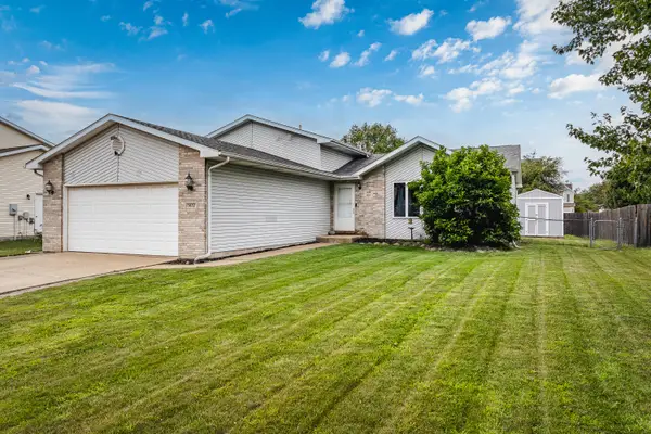 1412 Essex Drive, Chesterton, IN 46304