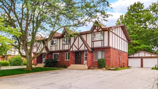 805 Wellington Drive, Dyer, IN 46311