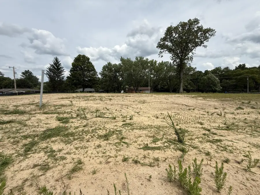 886 W Severs Road, La Porte, IN 46350 - #2