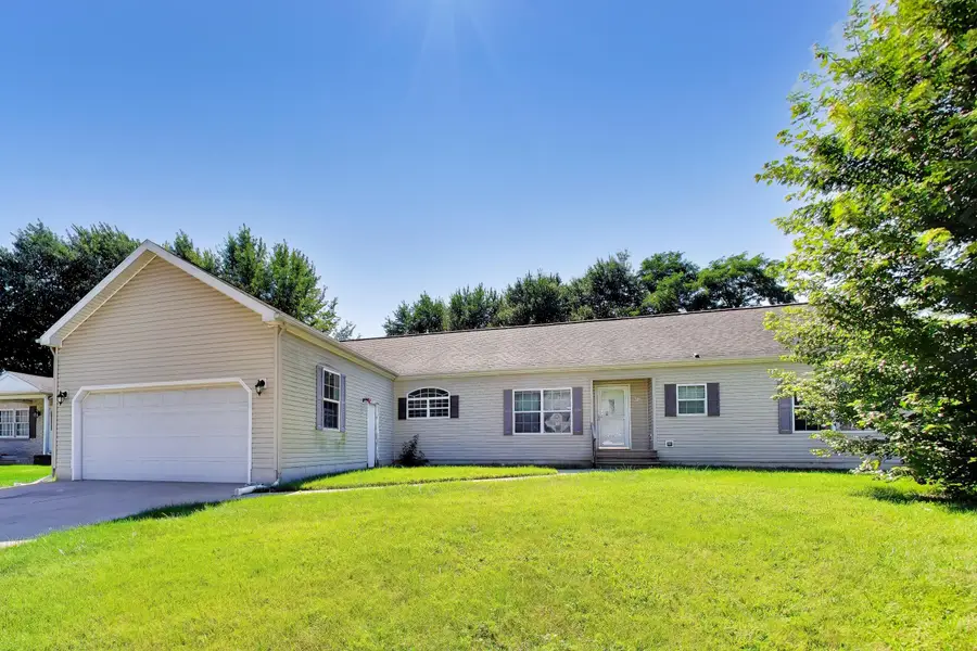 852 Springdale Drive, Hobart, IN 46342 - #2