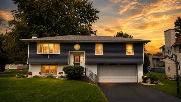 1947 Loganberry Lane, Crown Point, IN 46307
