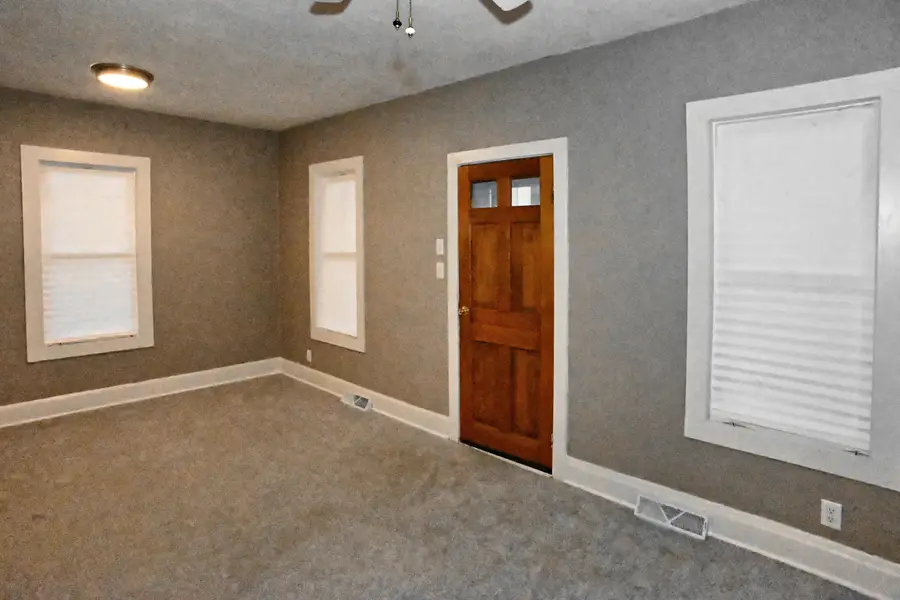 207 N Ash Street, Hobart, IN 46342 - #3