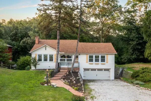 22 Diana Road, Portage, IN 46368
