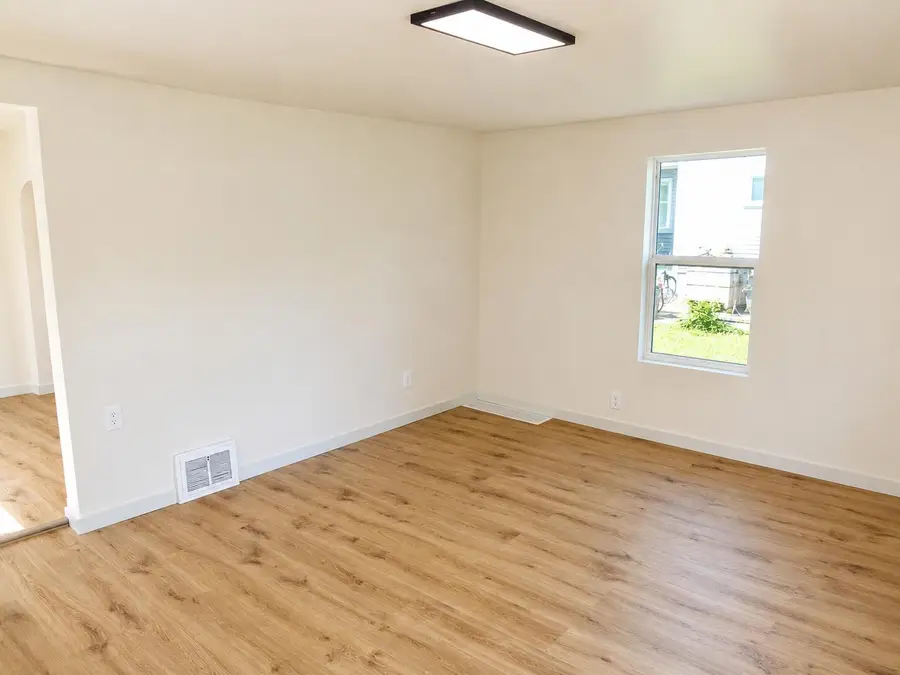 708 E Washington Street, Knox, IN 46534 - #3