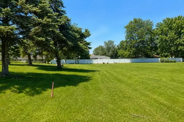 8660 Mattson Drive, St. John, IN 46373