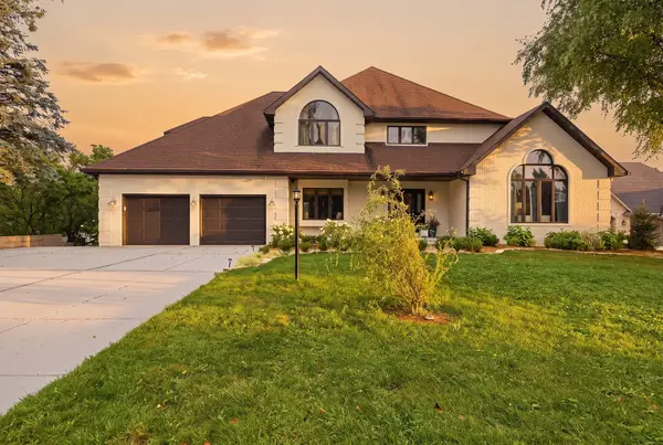 452 Scarborough Road, Valparaiso, IN 46385