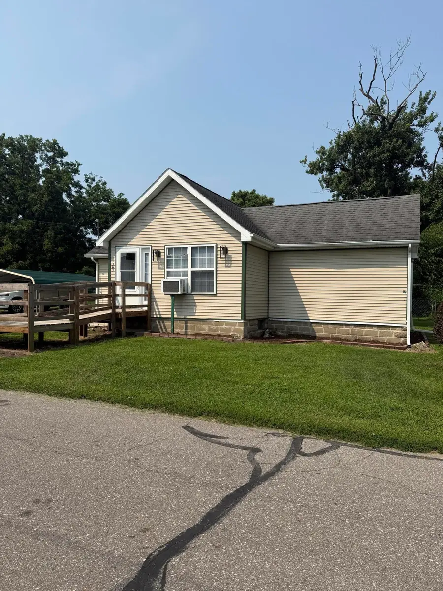 307 S Fisher Street, Knox, IN 46534 - #2