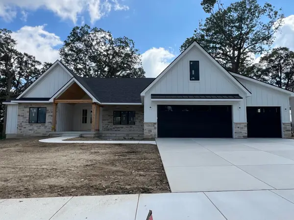 9635 Switch Grass Lane, St. John, IN 46373
