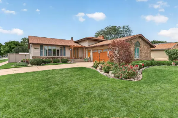 9838 Redbud Road, Munster, IN 46321