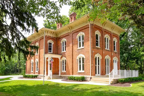 732 W Michigan Street, New Carlisle, IN 46552