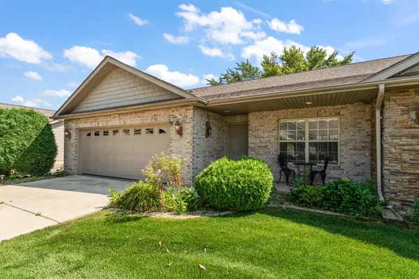 901 Veterans Lane, Crown Point, IN 46307