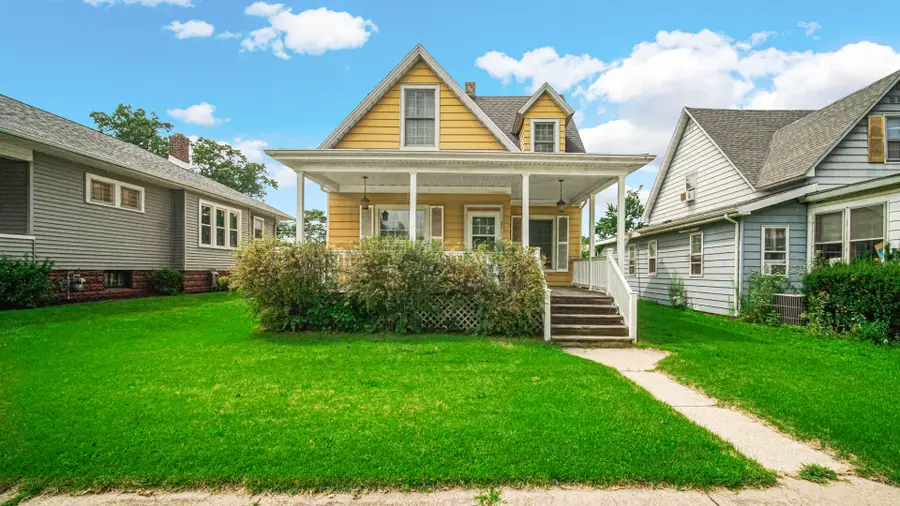 221 S Woodland Avenue, Michigan City, IN 46360 - #2