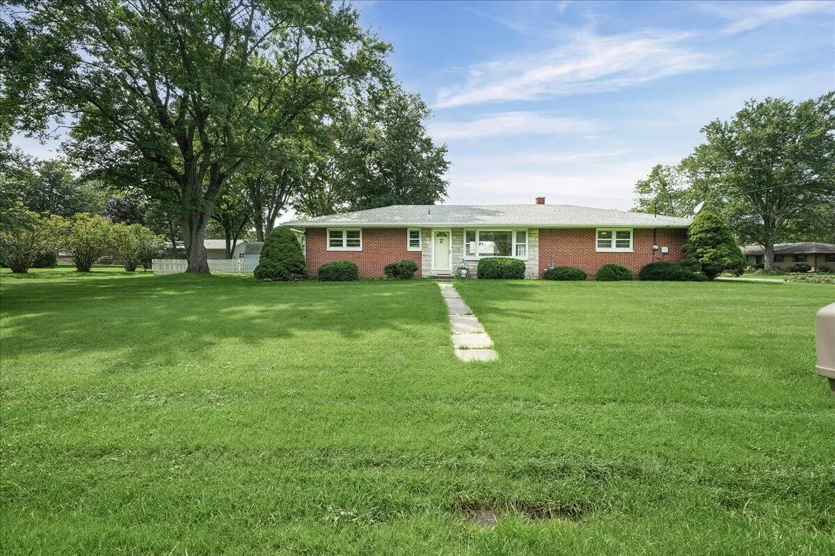 3605 Sunset Drive, Valparaiso, IN 46383 - #1